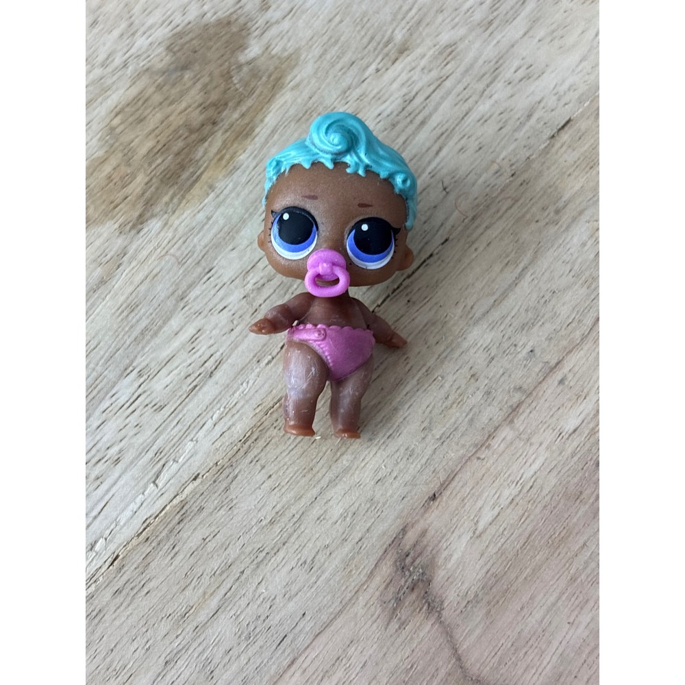 LOL Surprise Lil Sisters‎ Lil Independent Queen Blue Hair Pink Pacifier Figure